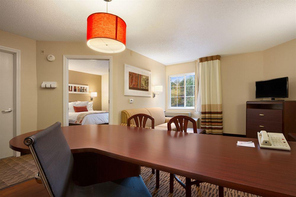 Mainstay Suites Detroit Farmington Hills Eksteriør billede