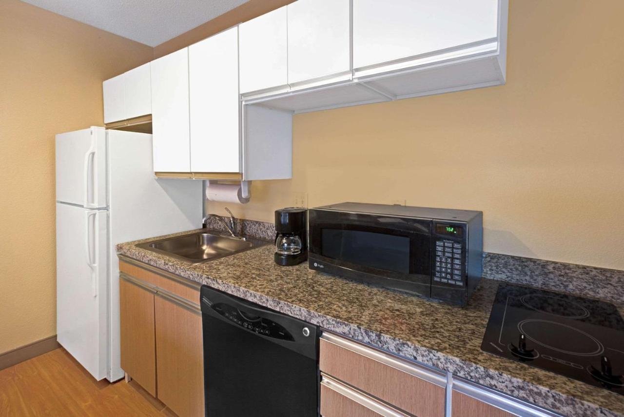 Mainstay Suites Detroit Farmington Hills Eksteriør billede