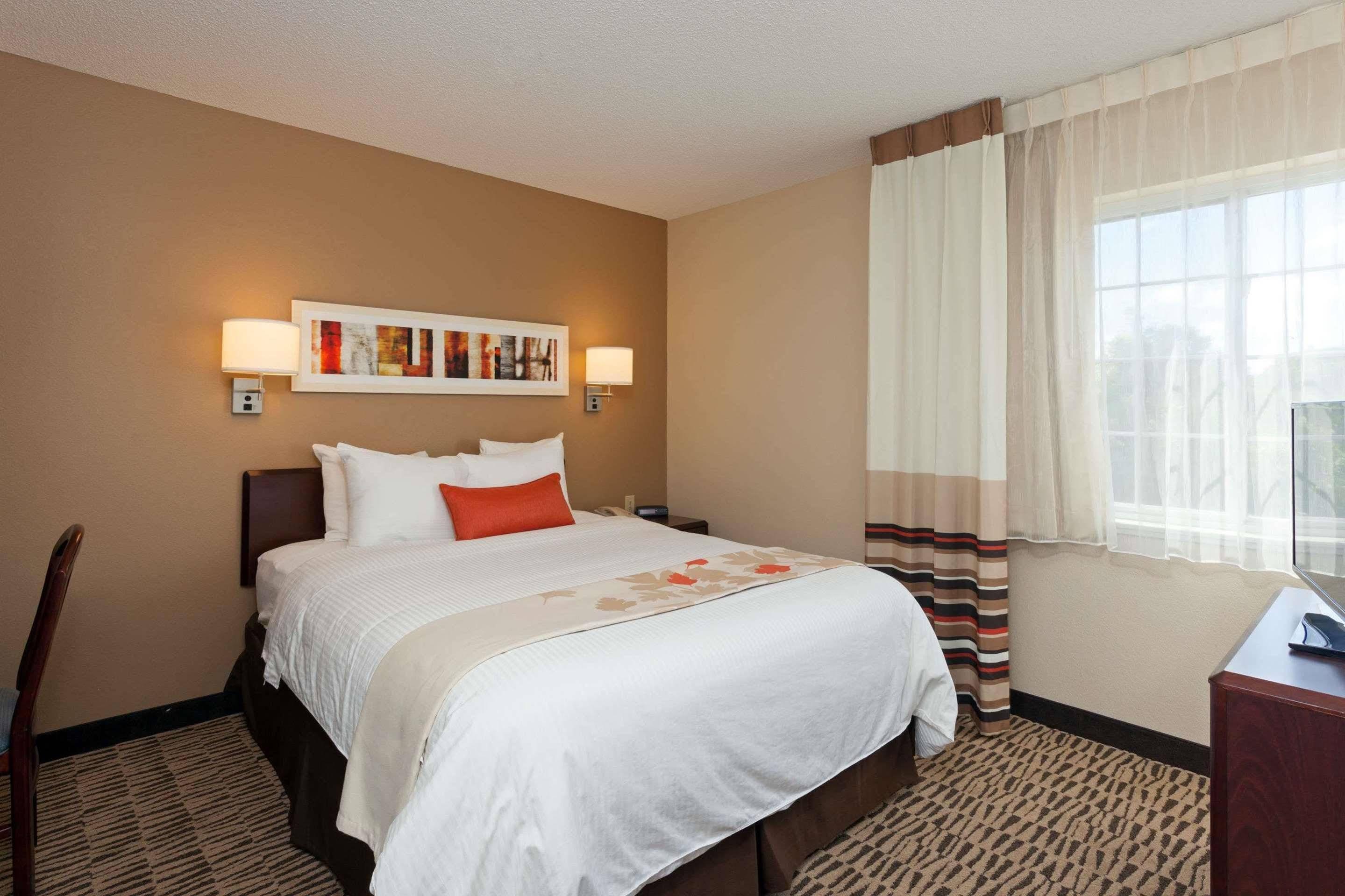 Mainstay Suites Detroit Farmington Hills Eksteriør billede
