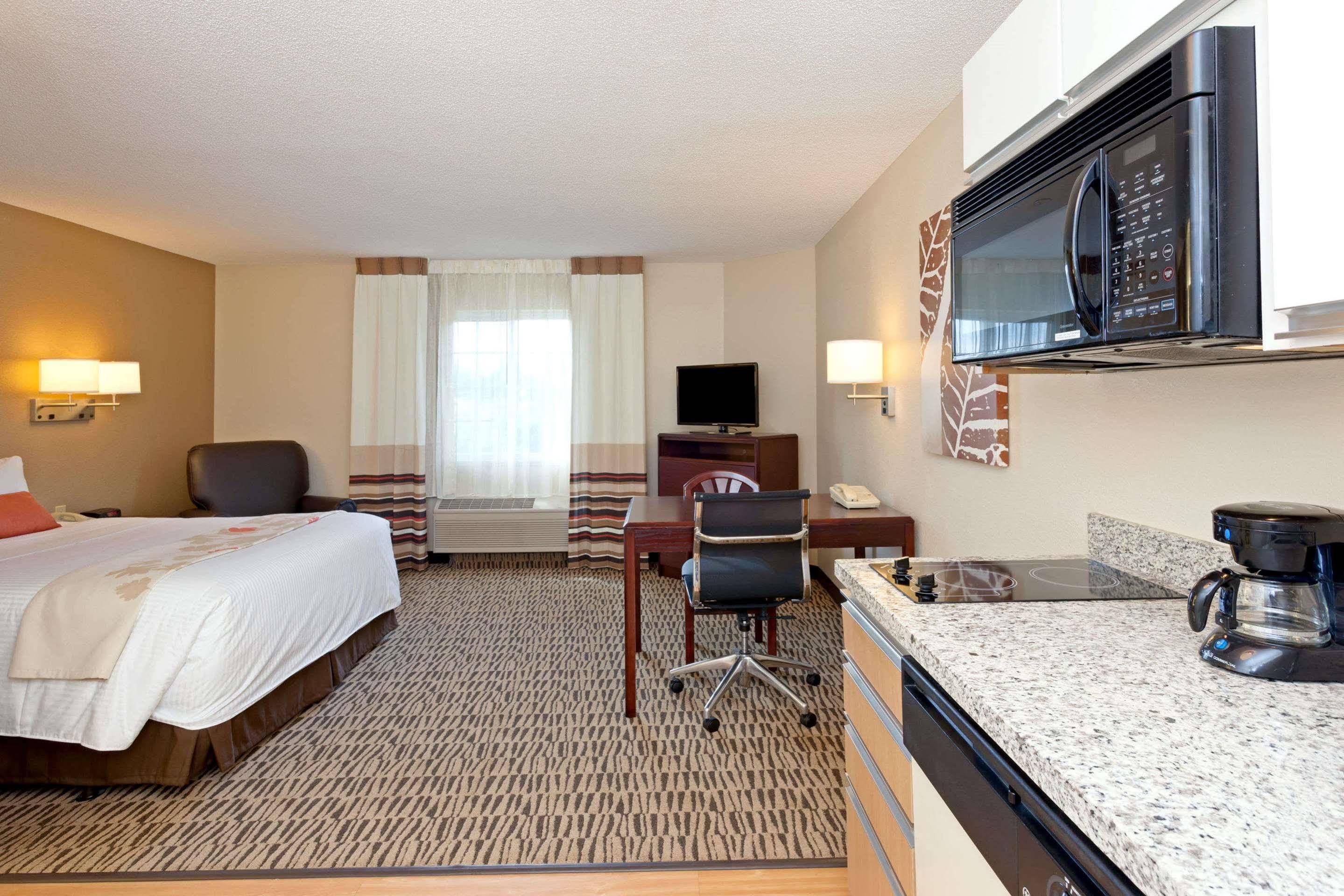 Mainstay Suites Detroit Farmington Hills Eksteriør billede