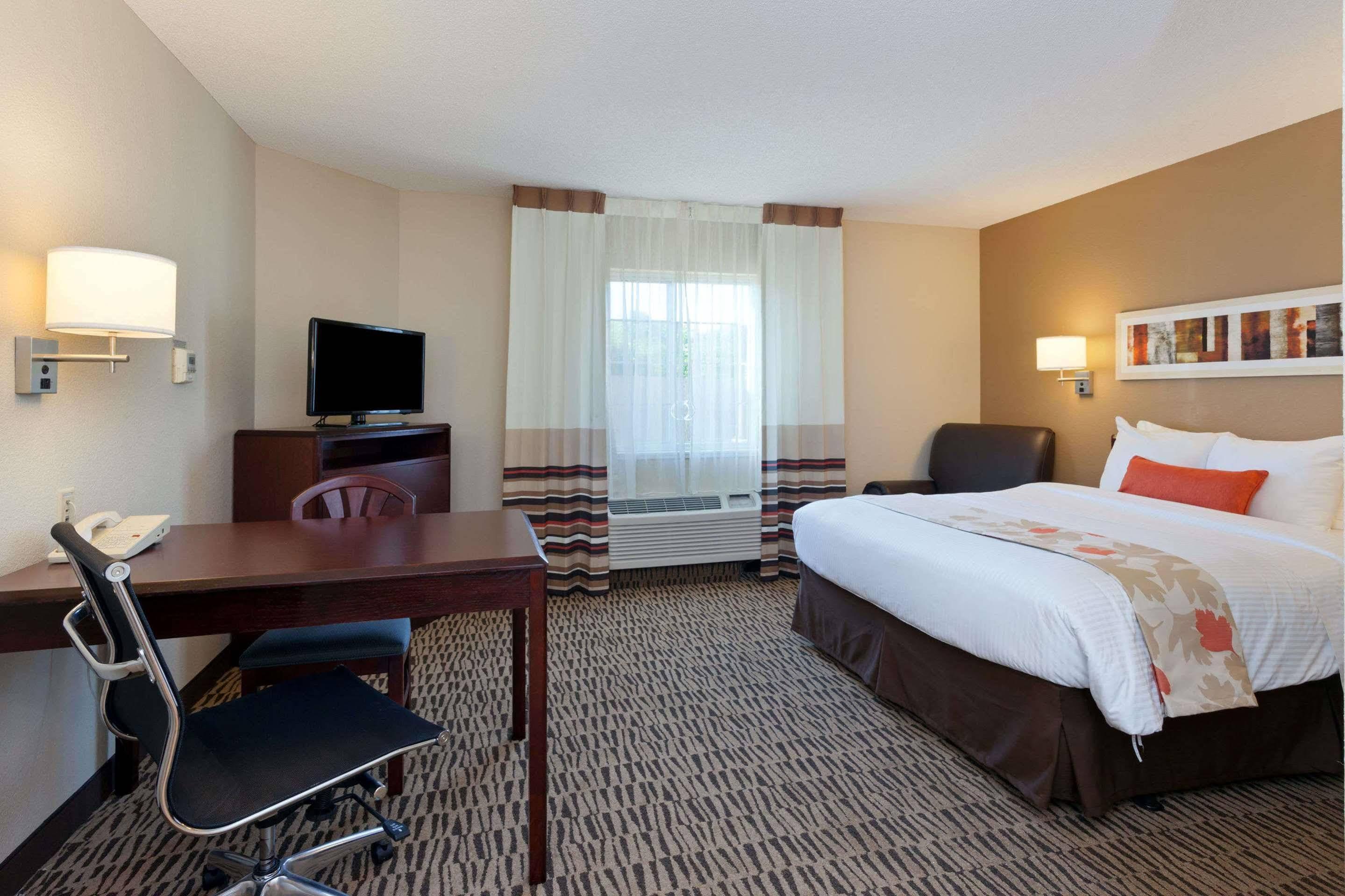 Mainstay Suites Detroit Farmington Hills Eksteriør billede
