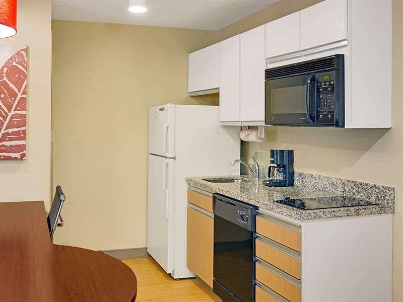 Mainstay Suites Detroit Farmington Hills Eksteriør billede