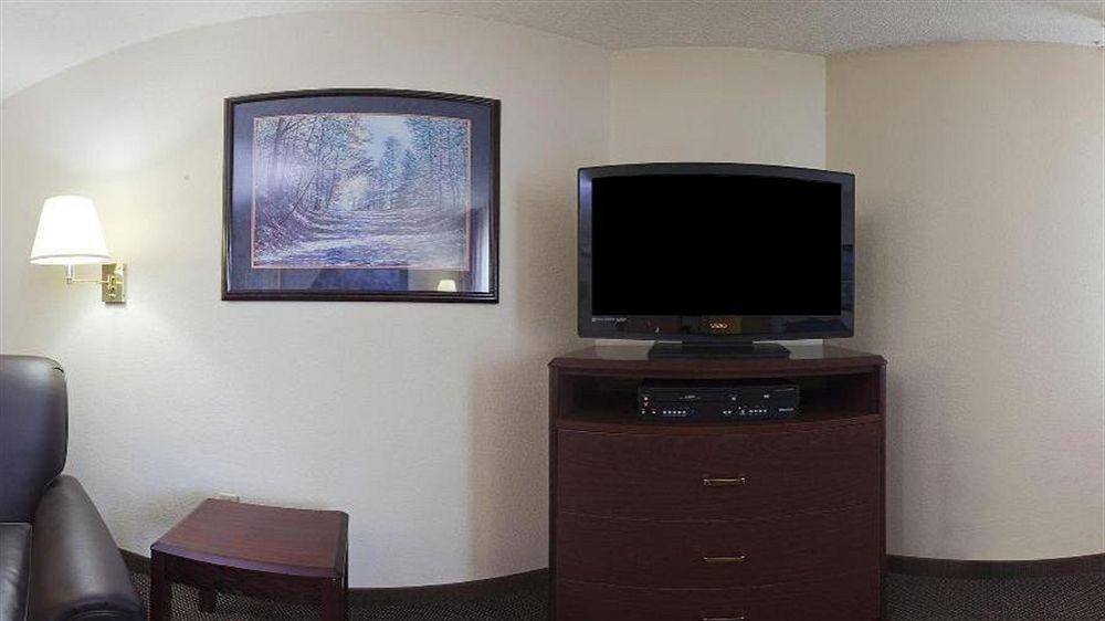 Mainstay Suites Detroit Farmington Hills Eksteriør billede
